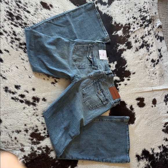 Lucky Brand Low Rise Flare Jeans - Picture 10 of 15